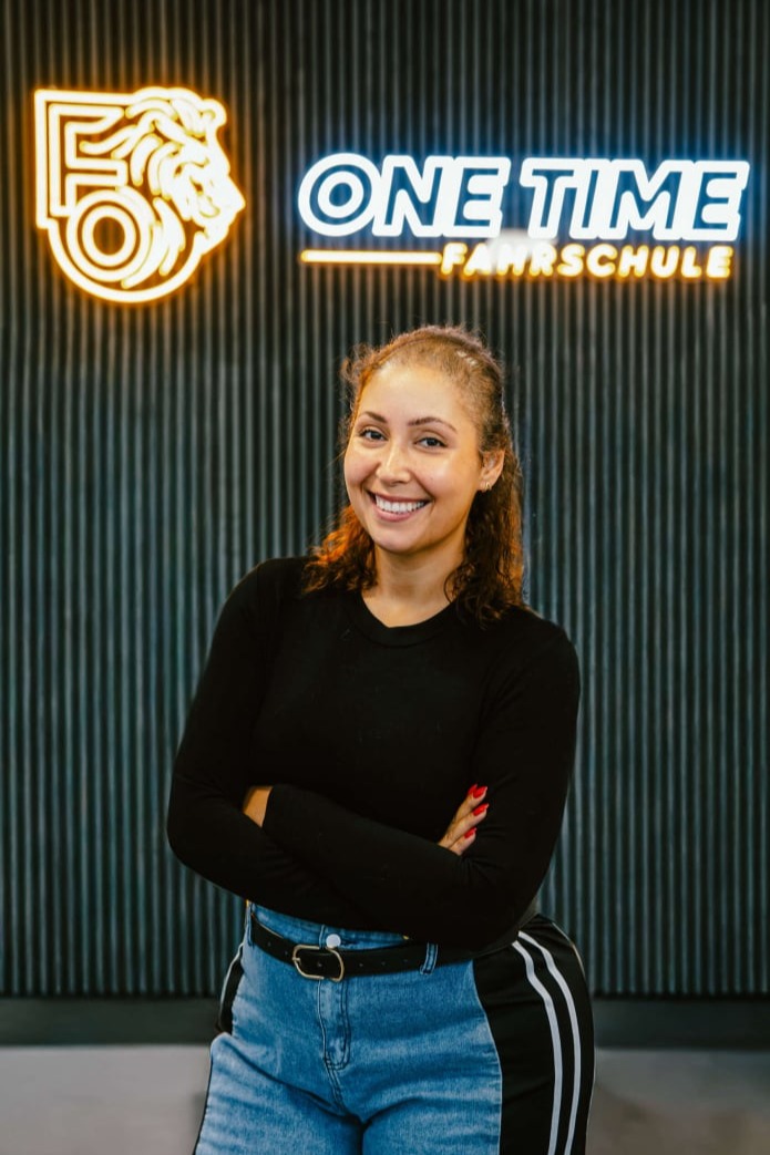 Fahrschule Frankfurt Riedberg Fahrlehrerin Melis