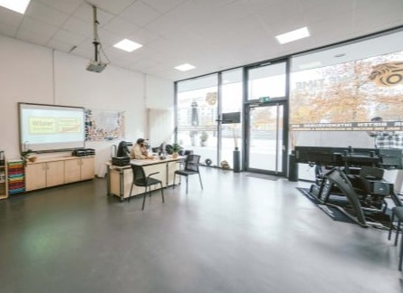 Fahrschule Frankfurt Riedberg Theorieraum Büro